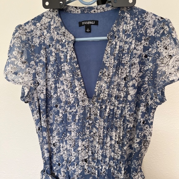 Dress - Picture 2 of 4